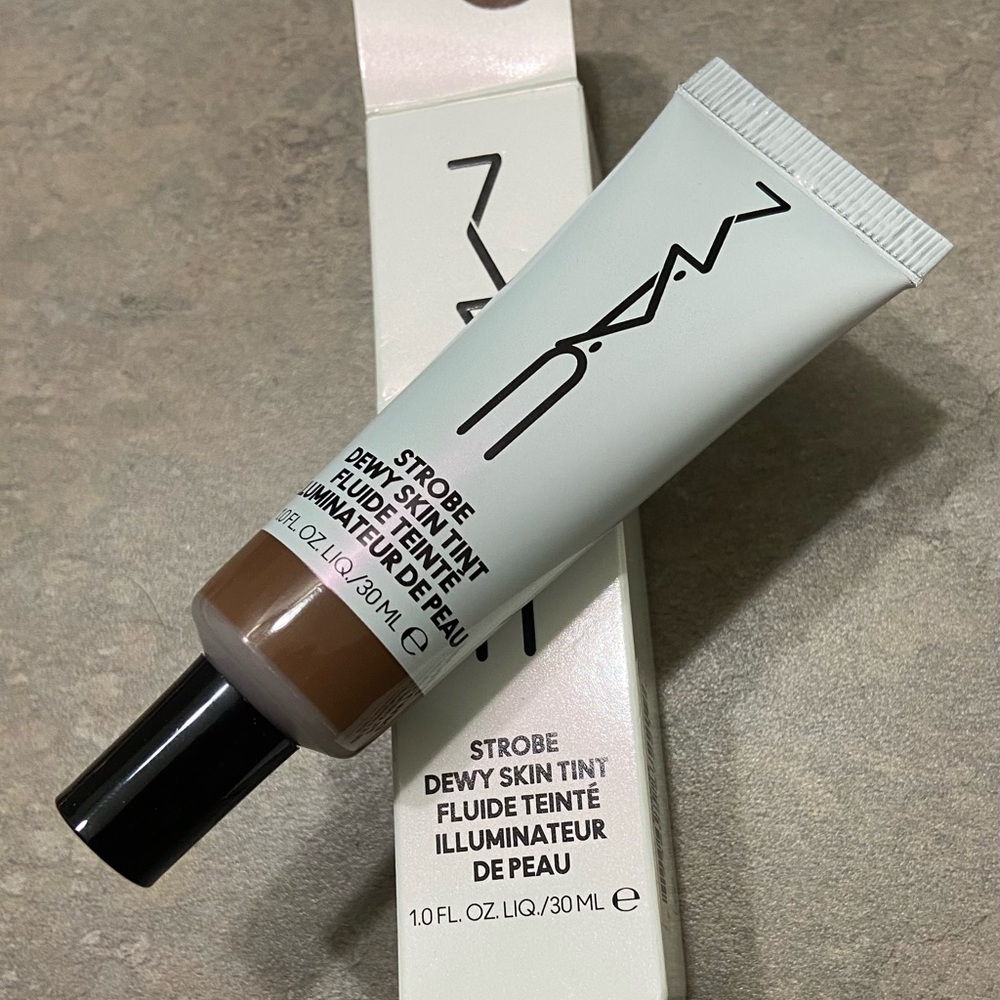 MAC Cosmetics Strobe Dewy Skin Tint Rich 2